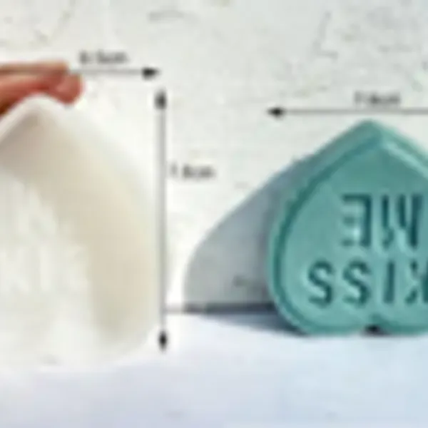 Molde vela corazon KISS ME