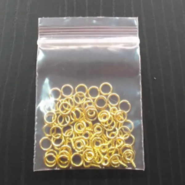 Cancamos y argollas dorados