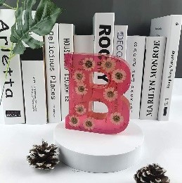 Molde de resina con letra B grande