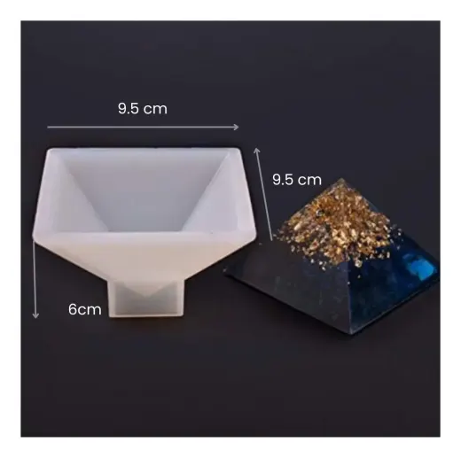MOLDE DE PIRAMIDE 9,5 CM. miniatura 2