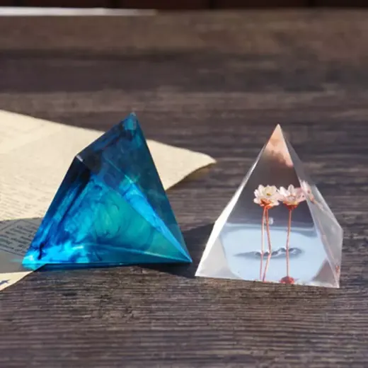 MOLDE DE PIRAMIDE 9,5 CM. miniatura 4