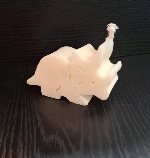 Vela dinosaurio triceratops